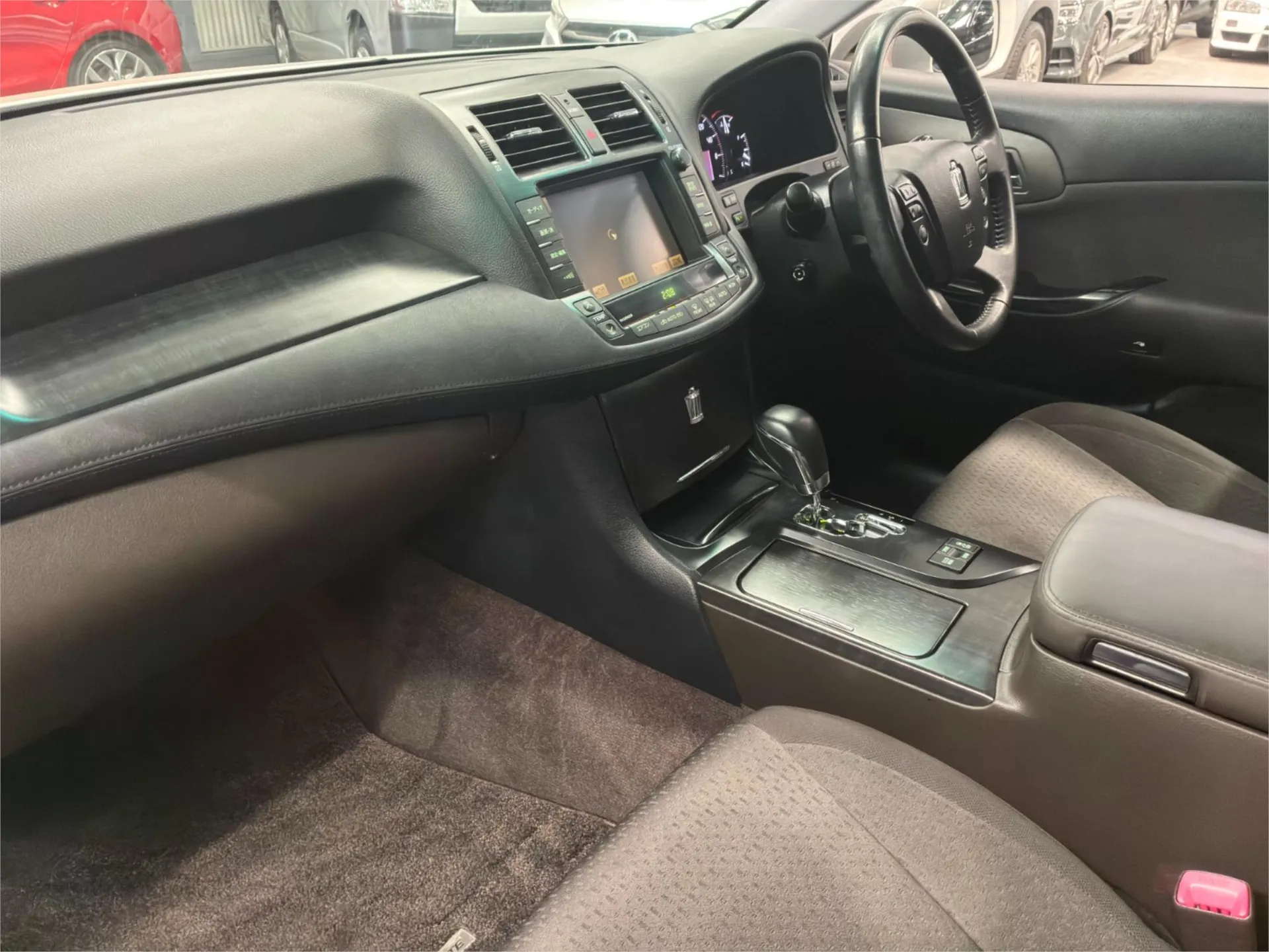 2009 Toyota Crown JDM car for sale — photo 12 of 20
