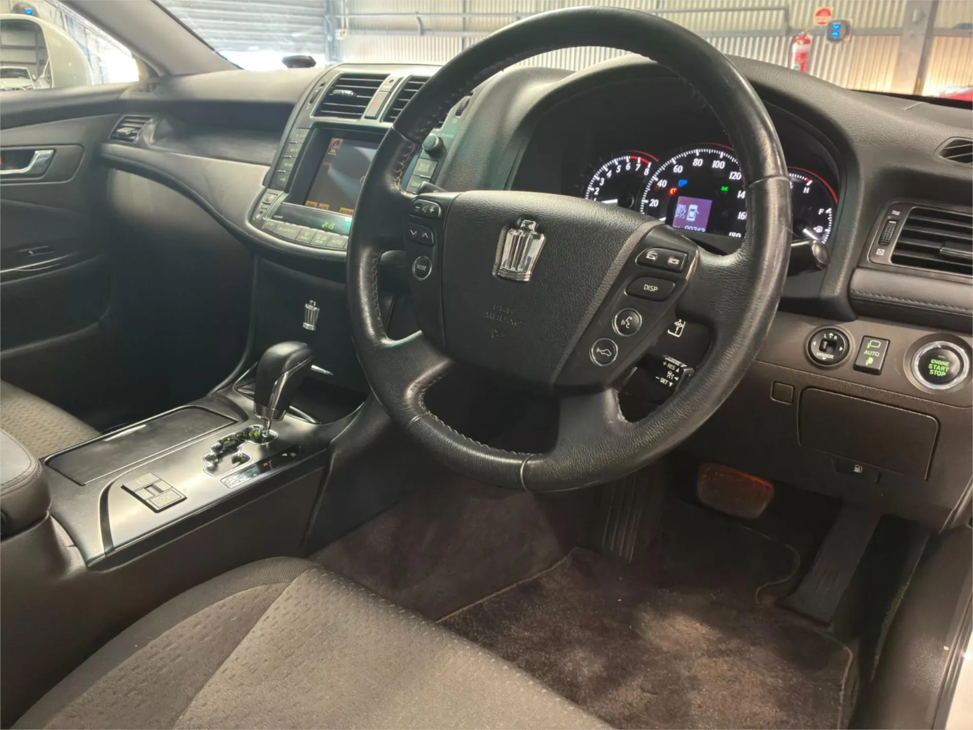 2009 Toyota Crown JDM car for sale — photo 15 of 20