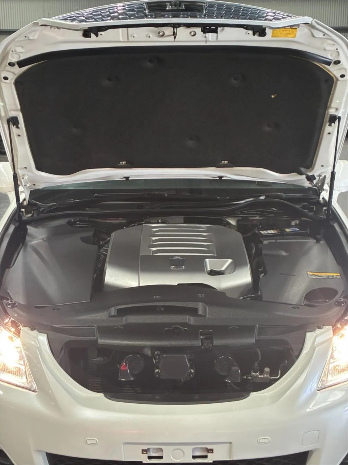 2009 Toyota Crown JDM car for sale — photo 18 of 20