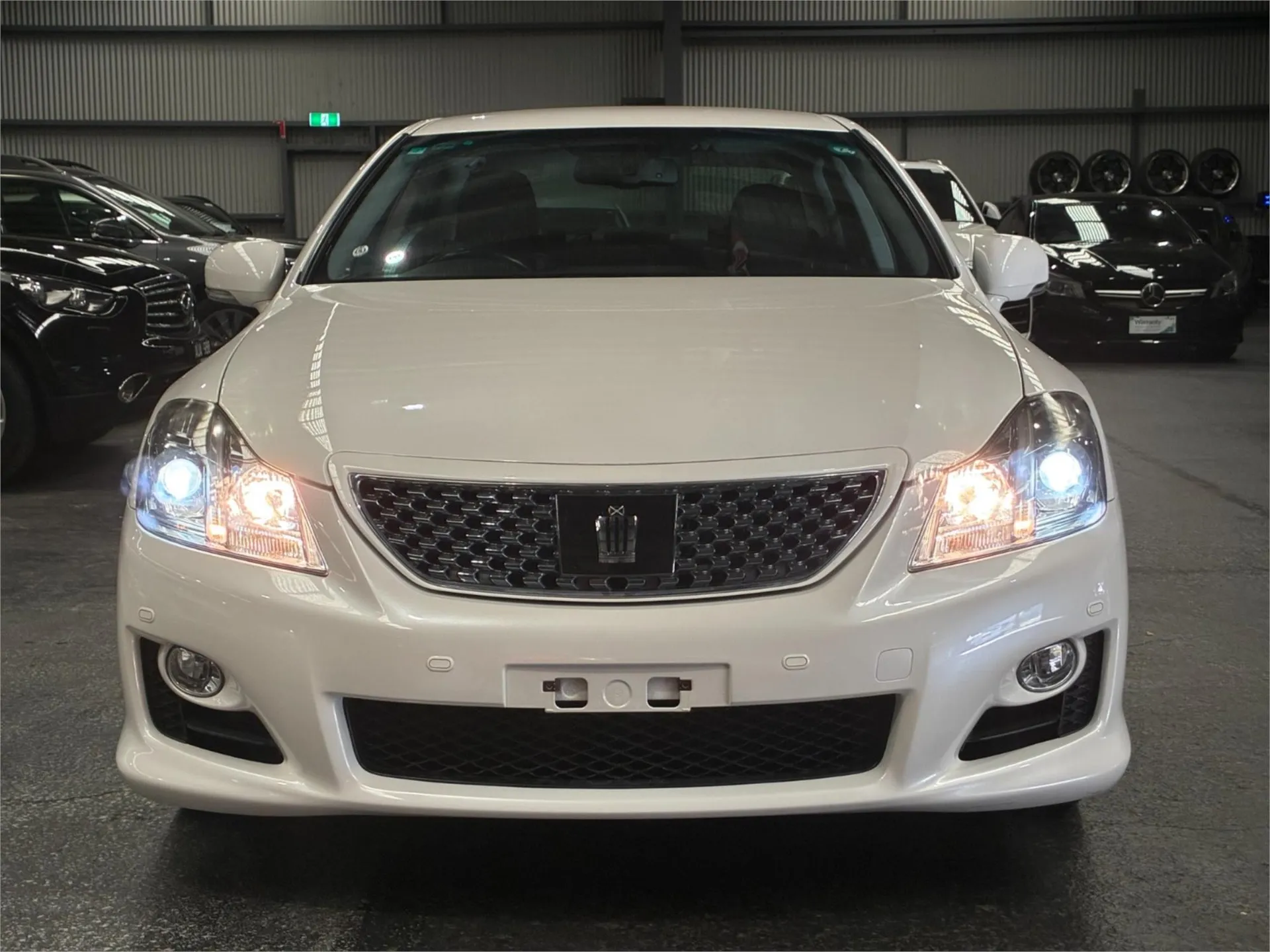 2009 Toyota Crown JDM car for sale — photo 5 of 20