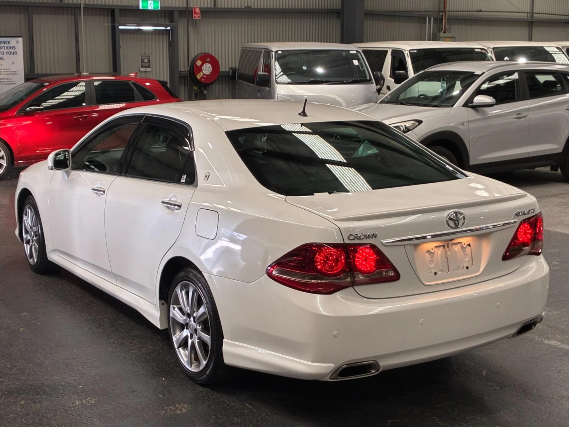 2009 Toyota Crown JDM car for sale — photo 9 of 20