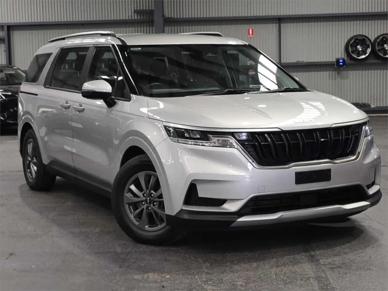 SILKY SILVER 2022 Kia Carnival S KA4
