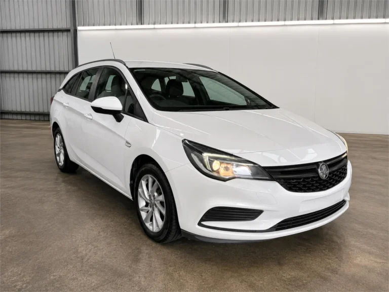 White 2018 Holden Astra LS BL